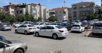 Otopark zeminine bakım gerekli   