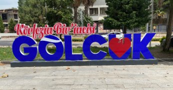 Anıtpark’taki tabela tahrip olmuş durumda