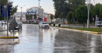 Nemin bunalttığı Kocaeli’de sağanak etkili oldu