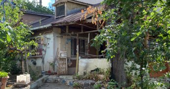 Yaşlı adam, kötü koku üzerine evinde ölü bulundu