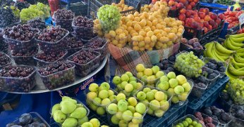 Pazarda en fazla ilgi meyvelere