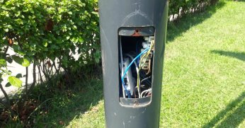 Açıkta duran kablolara önlem alınmalı