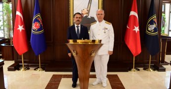 Vali Aktaş’tan Donanma Komutanı Yıldız’a ziyaret