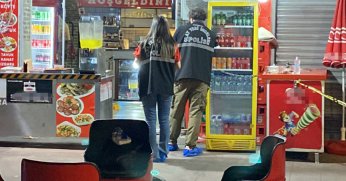 Motosikletli saldırganlar esnafa ateş açtı