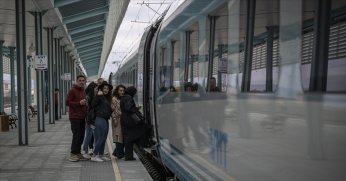 Bu yıl yaklaşık 3,8 milyon genç  trenle indirimli seyahat etti