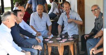 Özlü, hemşehrileriyle iç içe olmayı sürdürüyor