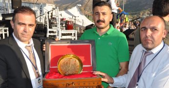 Bir kilo Sason balı 300 bin liradan satıldı