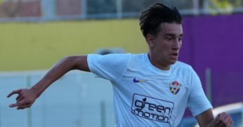 Ayberk Açıkgöz teklifleri değerlendiriyor