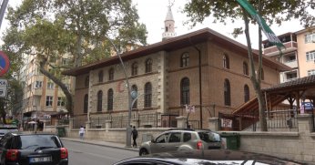 Asırlık çınarların  gölgesinde bir miras   