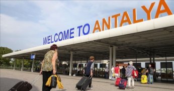 Antalya’ya gelen turist sayısı 13,5 milyonu geçti