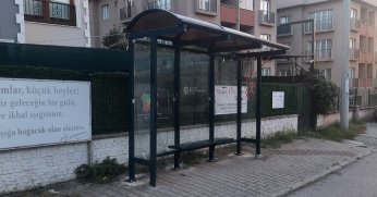 Eski duraklar yenileriyle değiştirildi