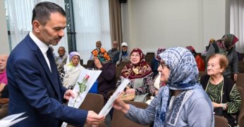 Vali Aktaş ve eşi, Kocaeli Huzurevi’ni ziyaret etti