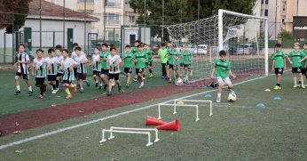 Aktürkoğlu yetiştiği kulübü gururlandırıyor