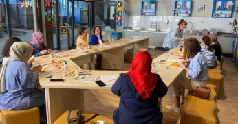 Quilling kağıtlarını sanata dönüştürdüler