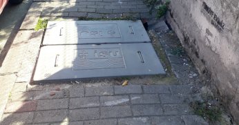 Kanal kapağının çöken alanı düzeltilmeli