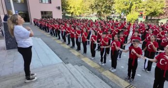 480 öğrenciden 101. yıla özel koreografi