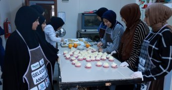 Geleceğin anneleri mutfakta becerilerini sergiledi