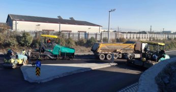 Millet bahçesi otoparkı ve iç yollarına asfalt