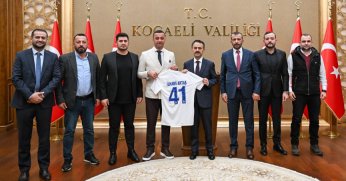 Belediye Derincespor’dan Vali Aktaş’a ziyaret
