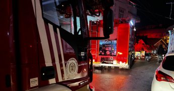 Soba patladı, mahsur kalanları itfaiye kurtardı