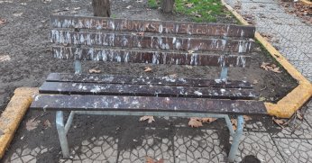 Değirmendere’deki banklara bakım gerekli