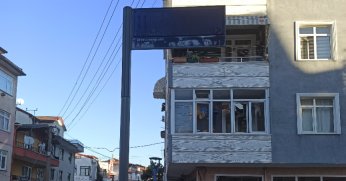 Adres tabelası yenilenmeli