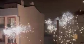 Elektrik telleri havai fişek gibi patladı