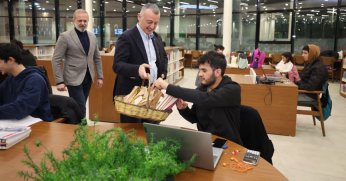 Büyükakın’dan öğrencilere sürpriz