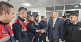 Sezer, görevi başındaki personeli unutmadı