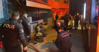 Yaşlı çiftin kaldığı gecekondu yandı