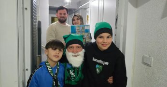 Kocaelispor, yılbaşı akşamında çocukları sevindirdi