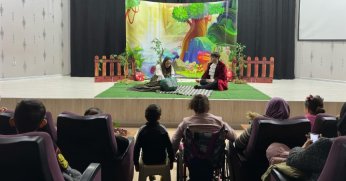 Çocuklar 2024’e tiyatroyla veda etti