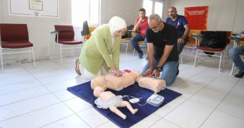 1 yılda 9 bin kişiye ilk yardım eğitimi