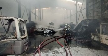 Kömür fabrikasında korkutan yangın