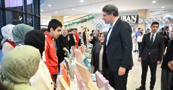 Özel çocukların sergisi ilgi gördü