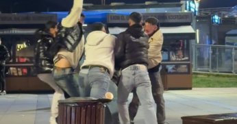 5 kişi, bir kişiye tekme ve yumruklarla saldırdı