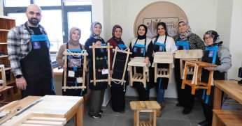 Kadınlar ahşabın büyülü dünyasını keşfediyor