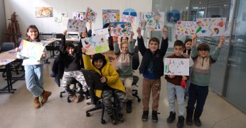 Mutlu çocuklarla mutlu gelecek