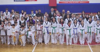 270 tekvandocu kuşak atladı