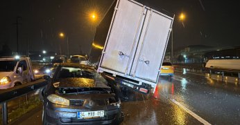 İki trafik kazasında 3 kişi yaralandı