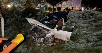 Cip sitenin otoparkından aşağıya devrildi