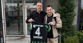 Vukovic’ten Kösemen’e forma hediyesi