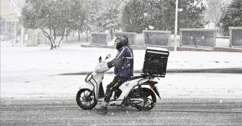Motosiklet sürücüleri ve motokuryelere yasak
