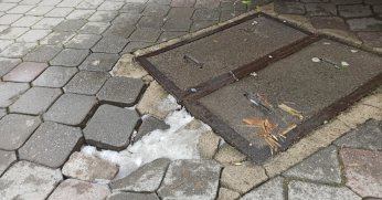 Kanal kapağının çevresi onarılmalı