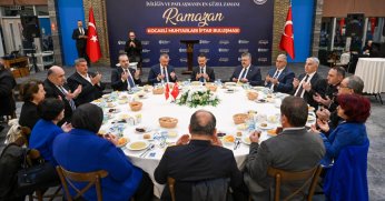 Vali ve Başkan, muhtarlarla iftarda buluştu