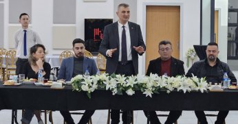 Sezer, basınla iftarda buluştu