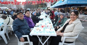 Büyükşehir’den bin 500 kişilik iftar sofrası