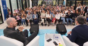 Fenomen Cem Özkök, sevenleri ile buluştu