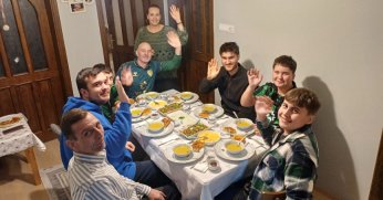 Kocaelisporlu futbolcular iftarlarını taraftarlarla açtı