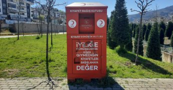 Kıyafet bağış kutularının sayısı artıyor